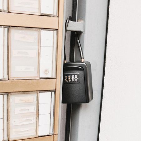 Studio Apartment Im Zentrum Mit Parkplatz & Neuem Badezimmer Magdeburk Exteriér fotografie